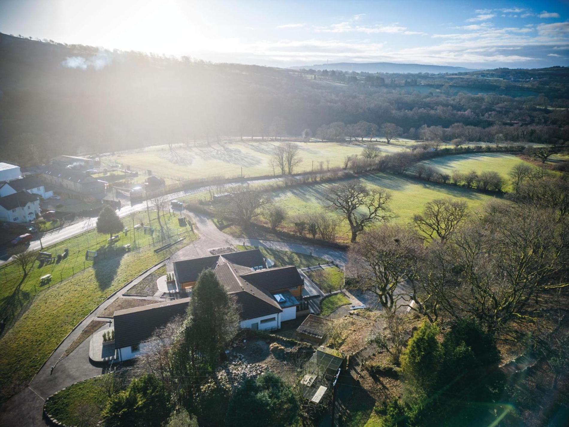Suite 2 - Sleeping Giant Hotel - Pen Y Cae Inn Brecon Buitenkant foto
